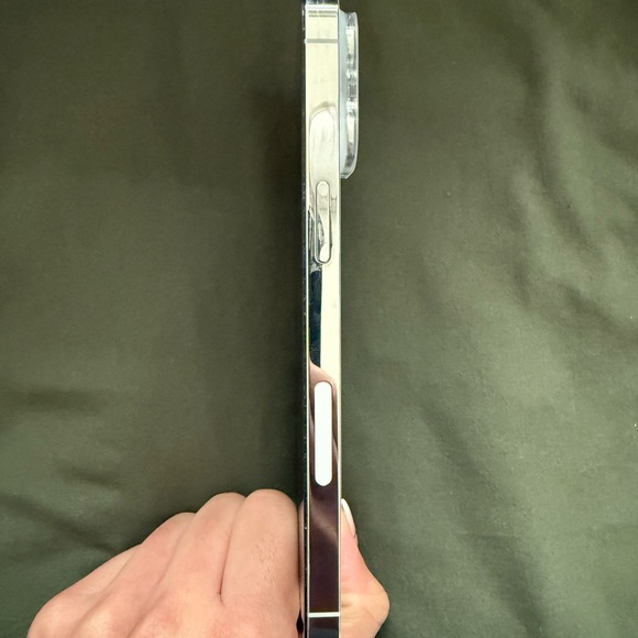 Apple iPhone 13 Pro Max - Silver - Picture 11 of 15